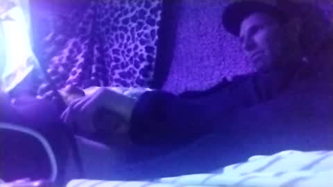 Snapshot of bigwalkdog420 chatting on January 28, 6:38 am bigwalkdog420 online show from January 28, 6:38 am