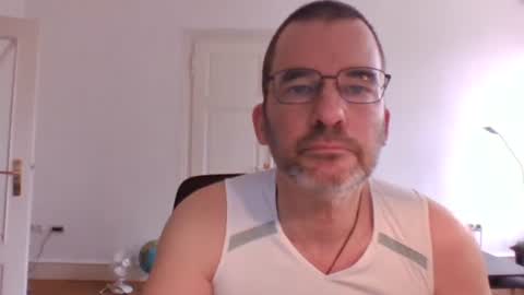 bikertom1988 online show from March 1, 2:34 pm