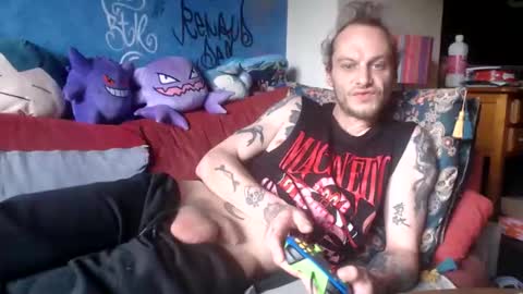 Snapshot of billy_fingercut chatting on October 20, 1:26 pm Billy FingerCut online show from October 20, 1:26 pm