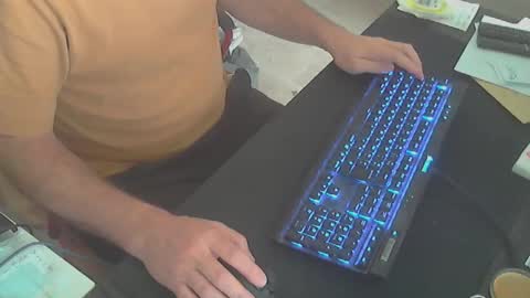 Snapshot of biparislove chatting on October 21, 9:01 am BigDick online show from October 21, 9:01 am