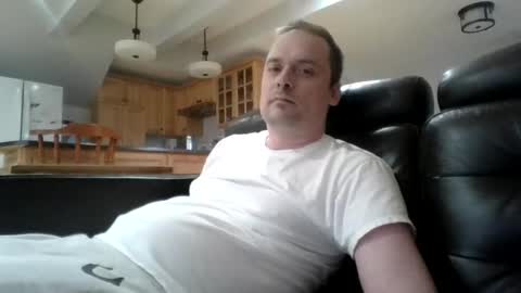 Snapshot of bird8888 chatting on October 20, 8:13 pm bird8888 online show from October 20, 8:13 pm