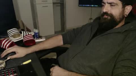 black_beard_slides online show from October 16, 9:45 pm