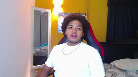 black_king_241 online show from February 26, 2:48 am