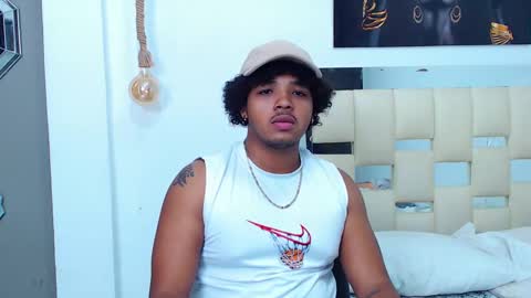 black_king_241 online show from March 11, 2:54 am