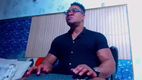 duglas online show from April 12, 8:10 pm