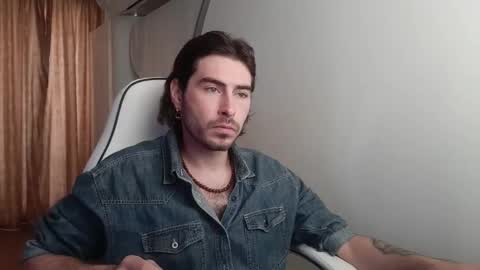 Snapshot of blakesedon13 chatting on October 21, 6:05 am  BlakeSedon  online show from October 21, 6:05 am