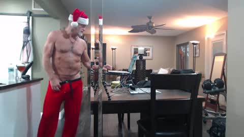 Wyatt online show from December 14, 9:13 pm