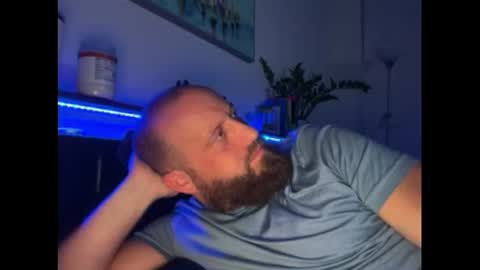 blue_eyes247 online show from June 15, 4:04 am