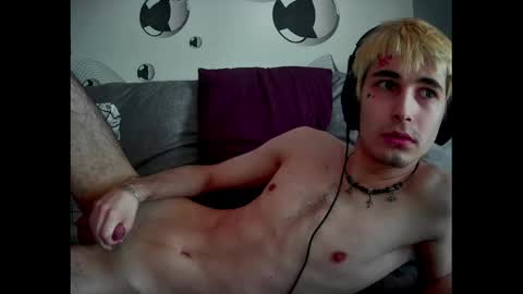 SONNYVAN online show from April 14, 8:03 am