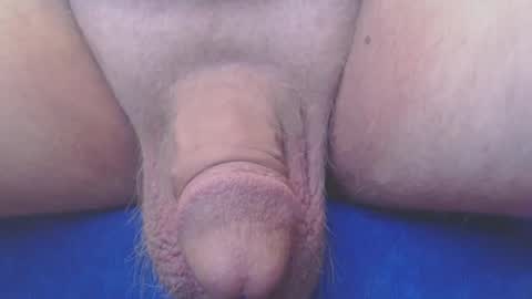 Snapshot of bluebee420 chatting on March 5, 10:11 am bluebee420 online show from March 5, 10:11 am