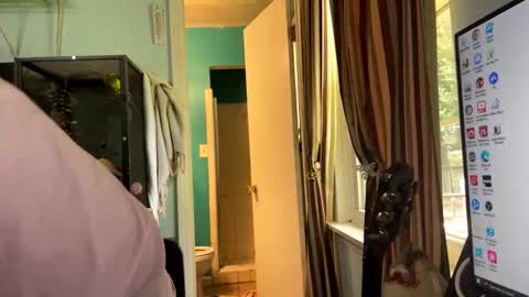 bluecollarpixel online show from May 30, 5:57 pm