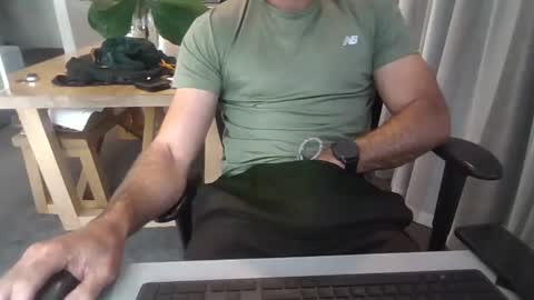 bob337733 online show from April 11, 12:07 am