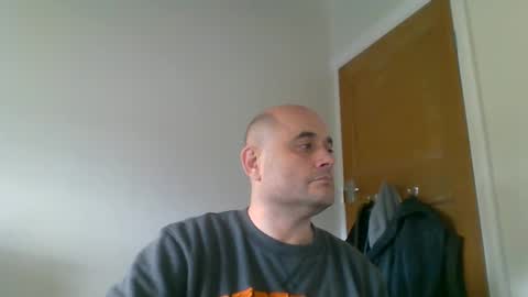 Snapshot of bobabator chatting on December 16, 1:00 pm bobabator online show from December 16, 1:00 pm