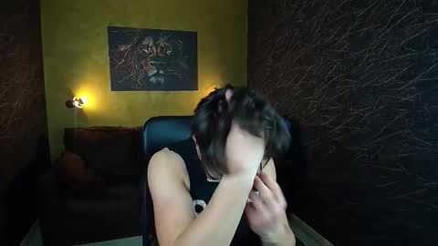 BodhiHayes online show from March 16, 5:44 am