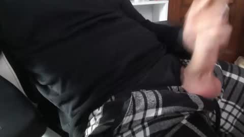 Snapshot of bodyking69 chatting on December 7, 3:52 pm bodyking69 online show from December 7, 3:52 pm