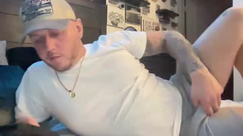 boner4you1994 online show from February 3, 9:30 am