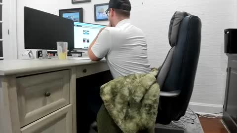 Boredhorndog online show from January 4, 2:14 am