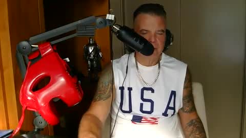 Snapshot of boss1420 chatting on October 8, 6:56 pm BOSS online show from October 8, 6:56 pm