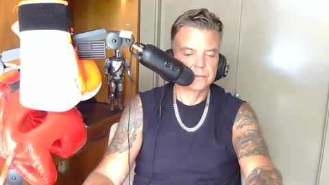 Snapshot of boss1420 chatting on September 30, 6:33 pm BOSS online show from September 30, 6:33 pm