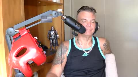 Snapshot of boss1420 chatting on October 7, 5:17 pm BOSS online show from October 7, 5:17 pm