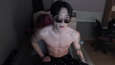 Snapshot of boxman556990 chatting on March 6, 1:57 pm boxman556990 online show from March 6, 1:57 pm