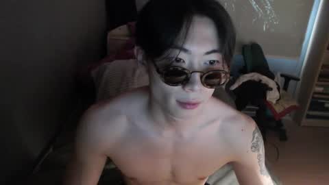 Snapshot of boxman556990 chatting on February 23, 3:50 am boxman556990 online show from February 23, 3:50 am