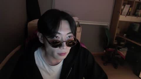 Snapshot of boxman556990 chatting on February 12, 8:40 pm boxman556990 online show from February 12, 8:40 pm