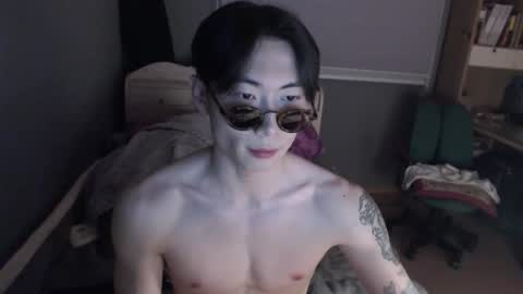 Snapshot of boxman556990 chatting on February 10, 5:52 pm boxman556990 online show from February 10, 5:52 pm