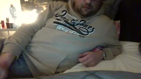 Snapshot of boy27weert chatting on February 17, 9:52 pm Nope online show from February 17, 9:52 pm