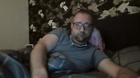 Snapshot of boy27weert chatting on December 18, 8:57 pm Nope online show from December 18, 8:57 pm