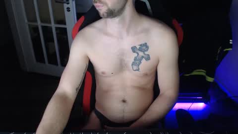 boy_t0y89 online show from March 10, 6:12 pm