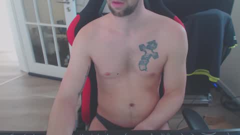 boy_t0y89 online show from March 8, 11:11 am