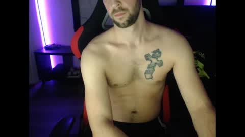 boy_t0y89 online show from January 10, 5:02 pm