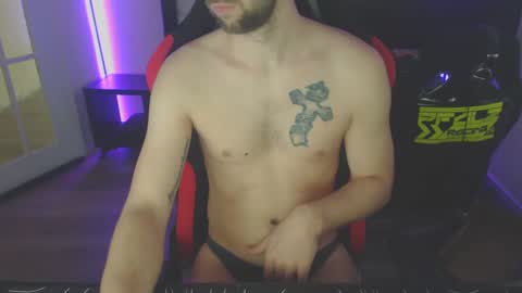 boy_t0y89 online show from February 24, 9:10 am