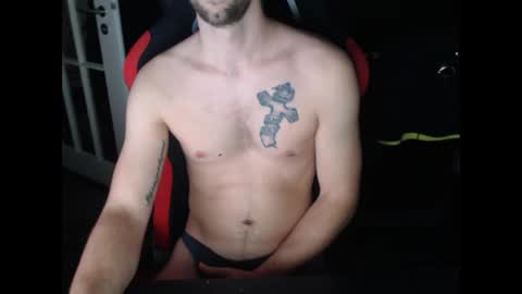 boy_t0y89 online show from December 10, 6:49 pm