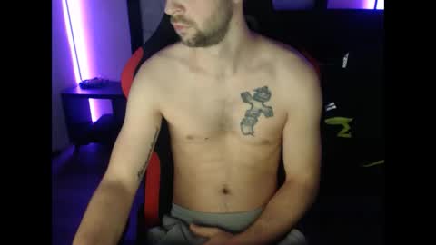 boy_t0y89 online show from January 13, 5:55 am