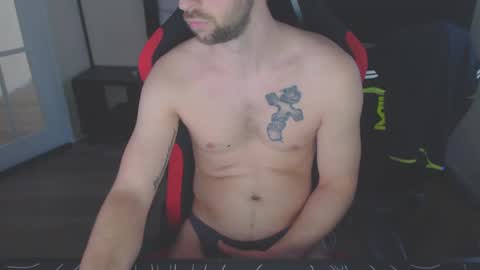 boy_t0y89 online show from March 3, 3:24 pm