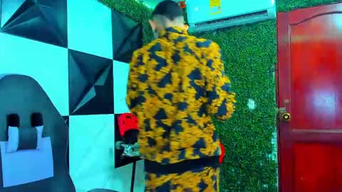 boy_tatto77 online show from April 19, 5:34 pm