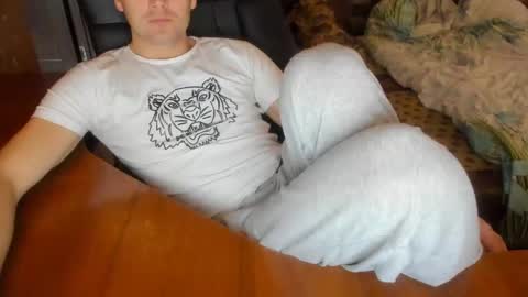 Snapshot of boyapollon chatting on December 5, 10:44 am BoyApollon online show from December 5, 10:44 am