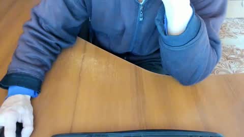 Snapshot of boyapollon chatting on October 12, 11:15 am BoyApollon online show from October 12, 11:15 am