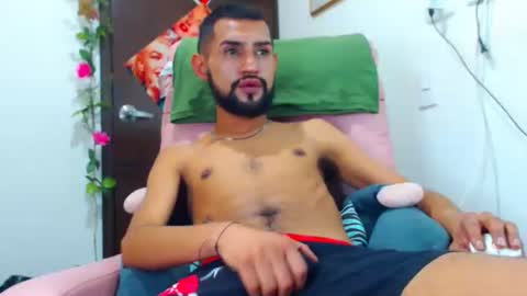 Snapshot of boybunnyerotic chatting on September 16, 12:23 am boybunnyerotic online show from September 16, 12:23 am