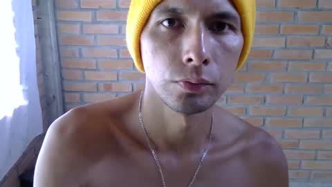 Snapshot of boycumlatino21 chatting on October 13, 3:18 pm Boy online show from October 13, 3:18 pm