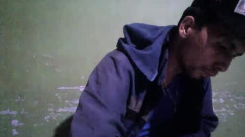 Snapshot of boycumlatino21 chatting on January 16, 1:27 am Boy online show from January 16, 1:27 am