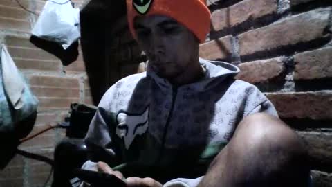 Snapshot of boycumlatino21 chatting on February 15, 2:58 am Boy online show from February 15, 2:58 am