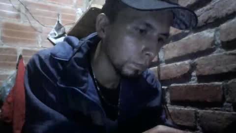 Snapshot of boycumlatino21 chatting on December 29, 3:11 am Boy online show from December 29, 3:11 am