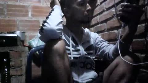 Snapshot of boycumlatino21 chatting on December 4, 2:20 am Boy online show from December 4, 2:20 am