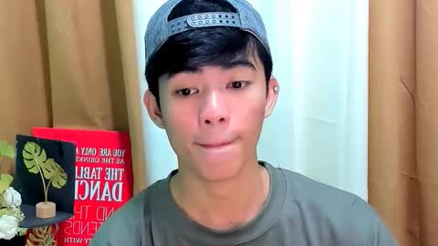 HI IM JAMES DONT FORGET GIVE ME THUMBS UP AND JOIN TO MY FANCLUB online show from November 24, 2:40 pm