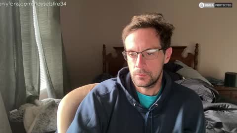 Snapshot of boysetsfire34 chatting on October 24, 4:20 pm boysetsfire34 online show from October 24, 4:20 pm