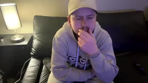 brad200215 online show from February 24, 1:39 am