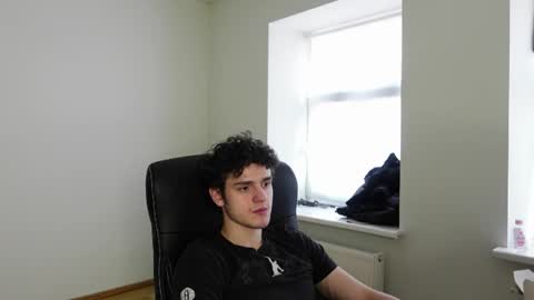 BRAD HOLLOWAY online show from April 8, 2:48 pm